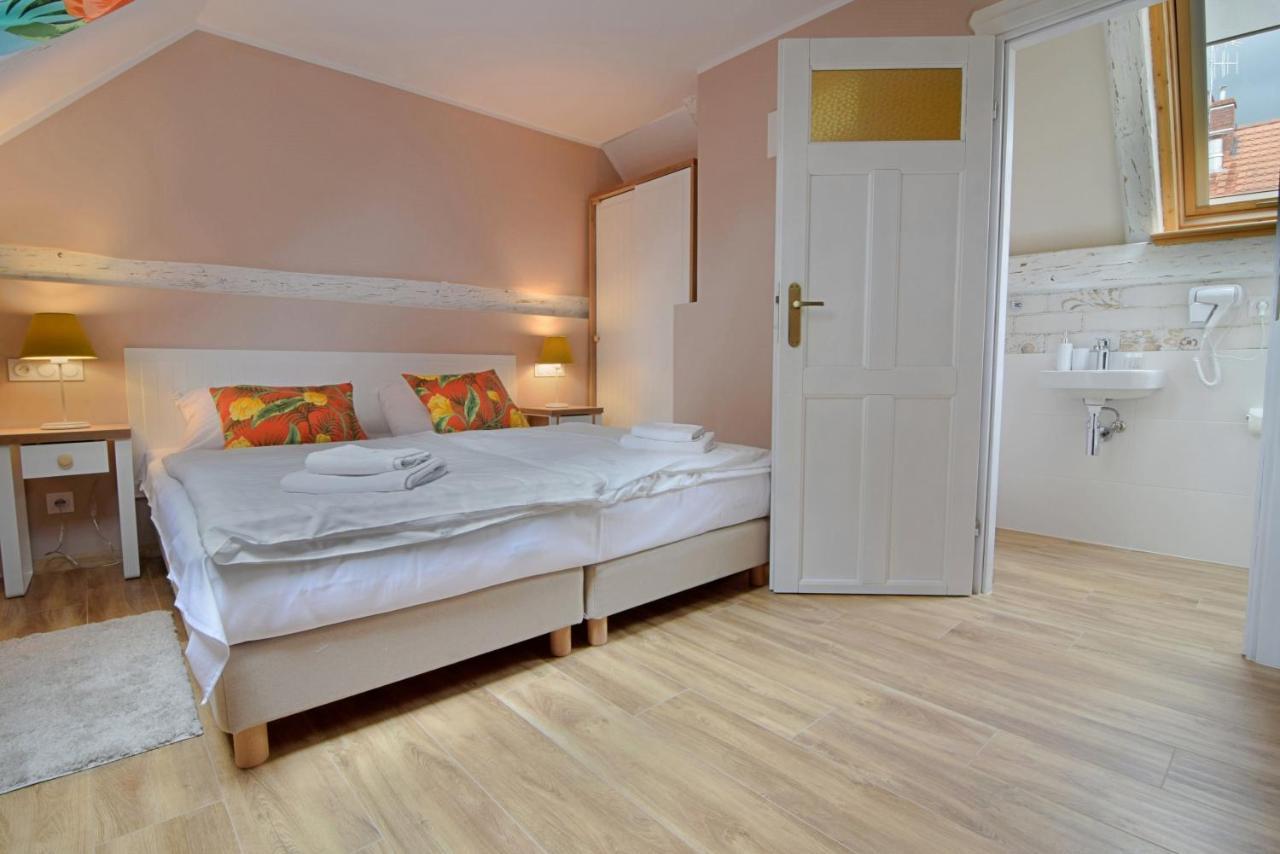 Gosciniec Nowa Wioska Bed & Breakfast Walbrzych Ngoại thất bức ảnh