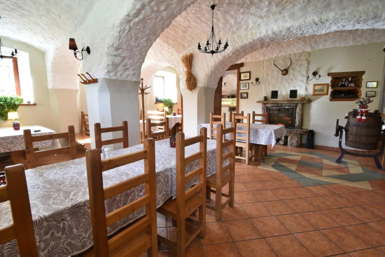 Gosciniec Nowa Wioska Bed & Breakfast Walbrzych Ngoại thất bức ảnh