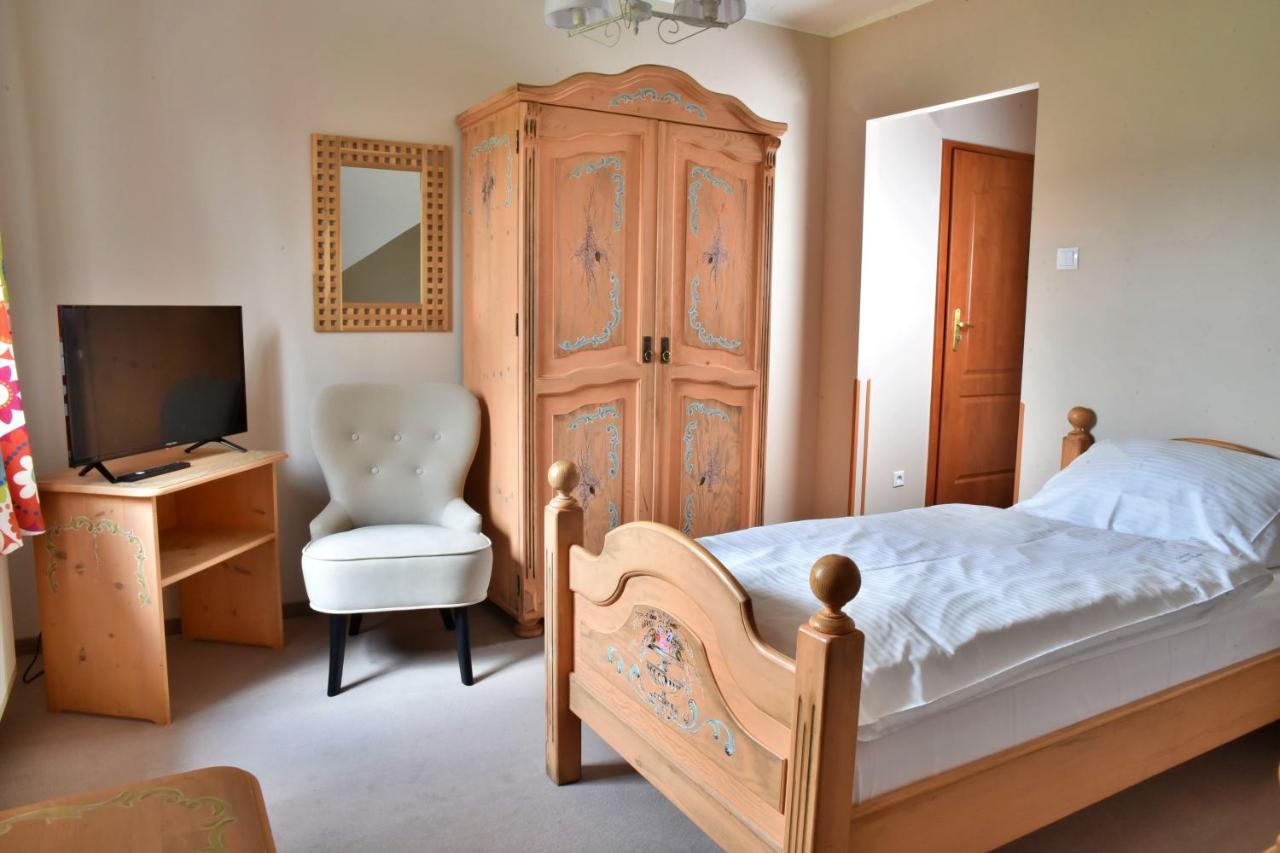 Gosciniec Nowa Wioska Bed & Breakfast Walbrzych Ngoại thất bức ảnh